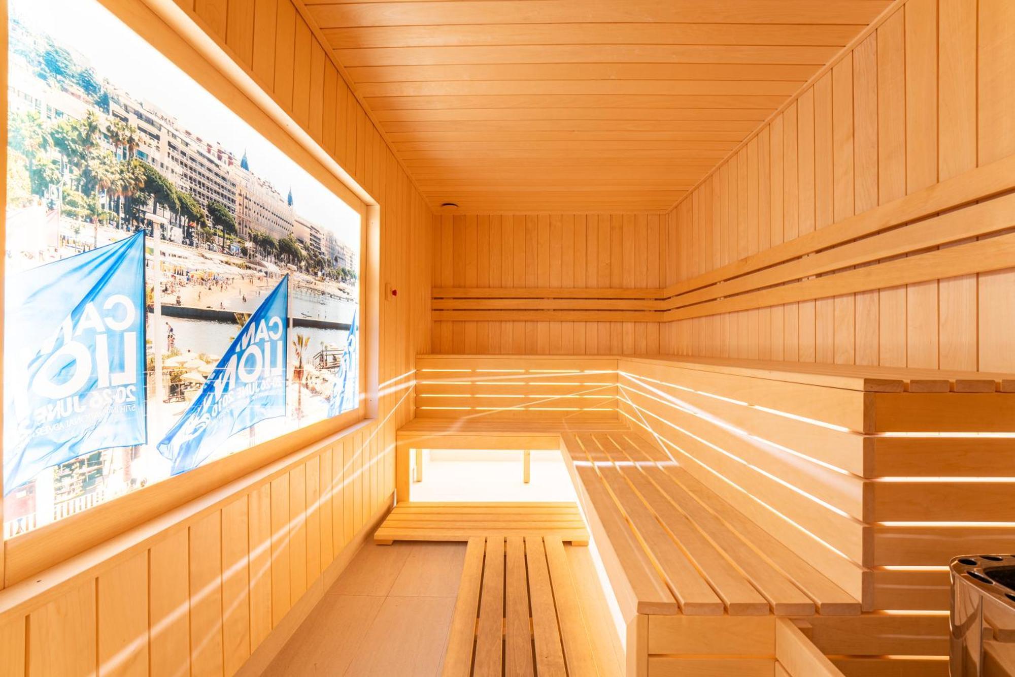 Cannes - Grota Solna, Sauna Finska *
